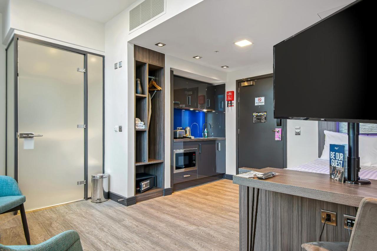 Roomzzz Manchester Victoria Ngoại thất bức ảnh