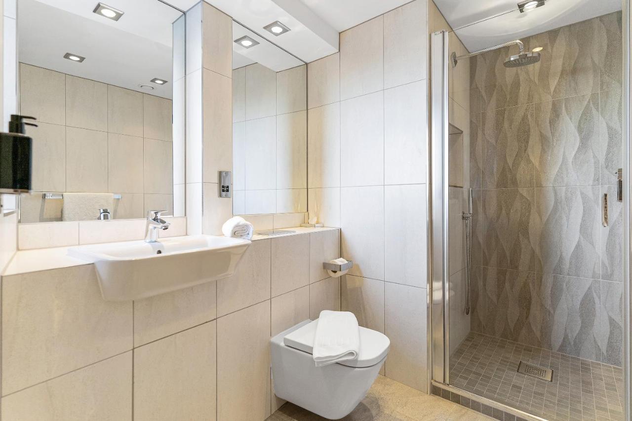 Roomzzz Manchester Victoria Ngoại thất bức ảnh