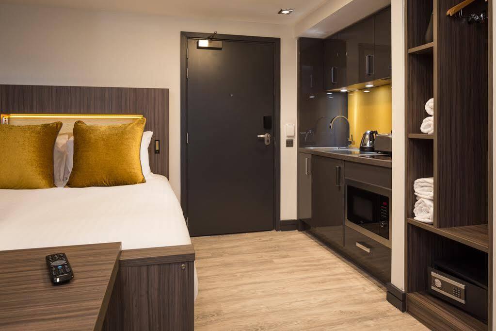 Roomzzz Manchester Victoria Ngoại thất bức ảnh