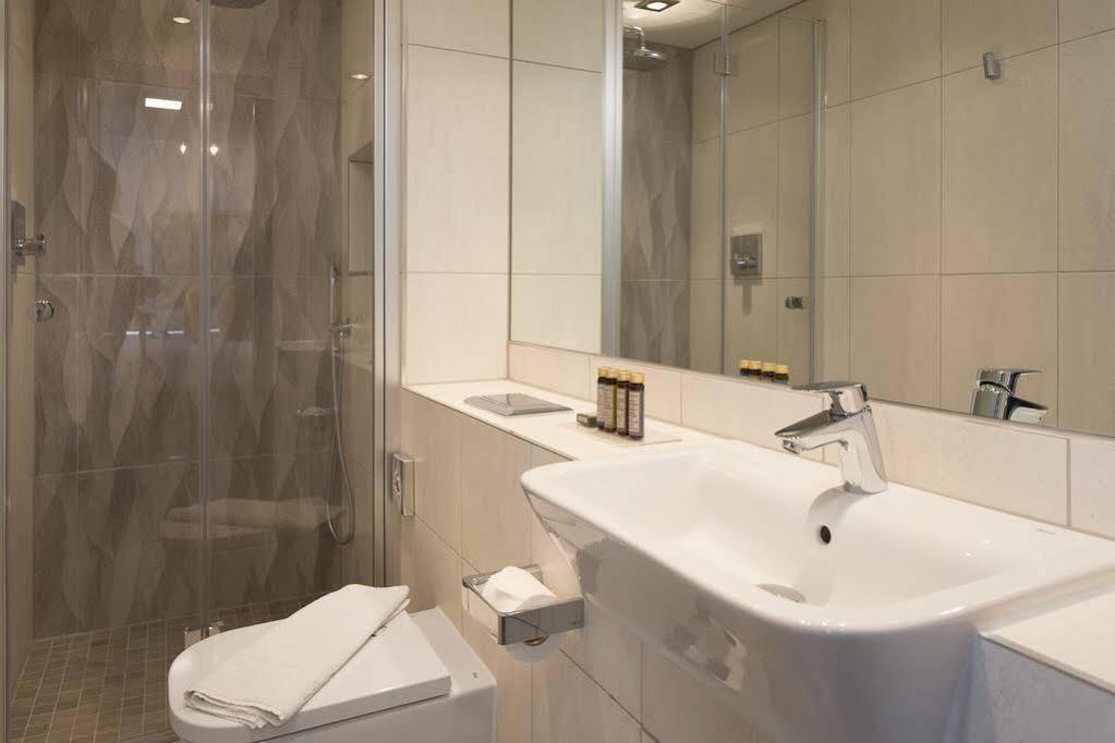 Roomzzz Manchester Victoria Ngoại thất bức ảnh